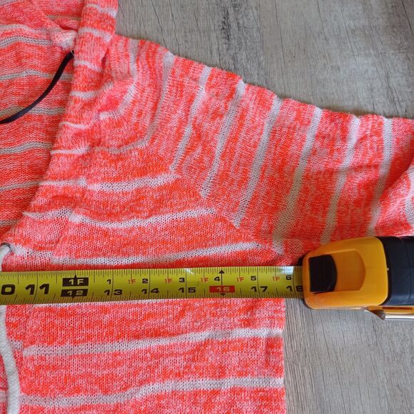 Volcom Sweater Womens Medium Orange Hoodie Sweatshirt Pullover Lightweight Beach - Picture 3 of 6